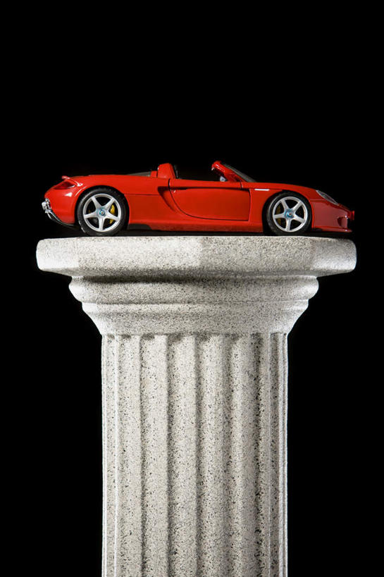 无人,竖图,室内,特写,白天,正面,汽车,静物,一辆,黑色背景,柱子,跑车,车,白色,交通工具,摄影,影棚,载具,敞篷跑车,彩图,影棚拍摄,拍摄