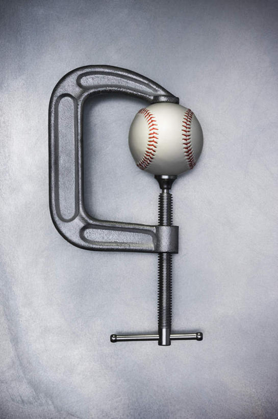 无人,竖图,俯视,室内,特写,白天,锻炼,运动,棒球,垒球,静物,灰色背景,球,一个,摄影,影棚,单个,木工夹,C型夹,C型钳,G型夹,G型钳,体育,彩图,高角度拍摄,影棚拍摄,健身,拍摄