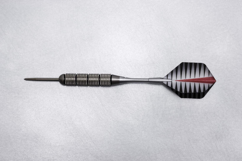 无人,横图,俯视,室内,特写,白天,成功,胜利,静物,灰色背景,飞镖,一个,摄影,影棚,单个,靶心,瞄准,镖针,飞镖运动,彩图,高角度拍摄,影棚拍摄,拍摄