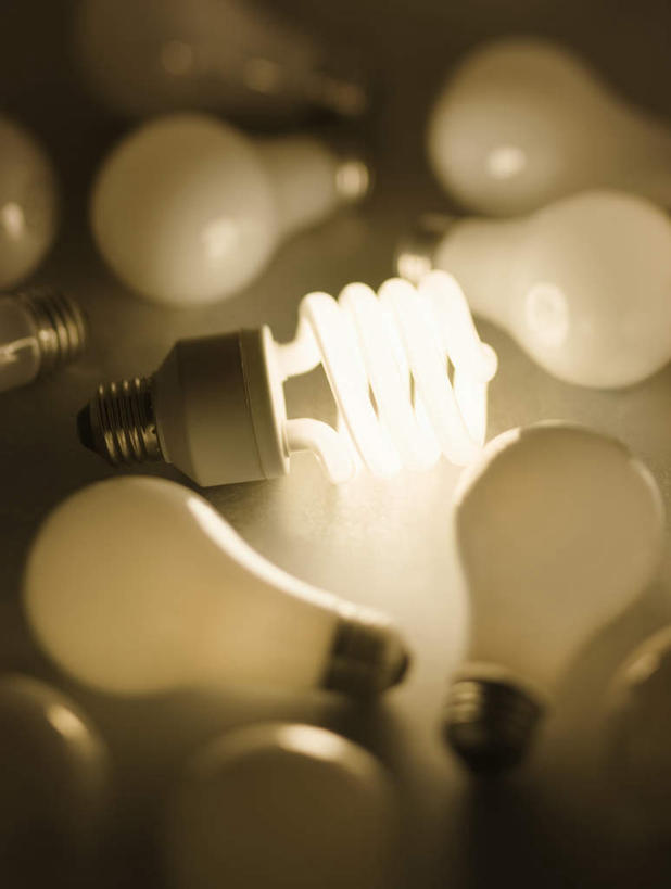 无人,竖图,俯视,室内,特写,白天,节能,静物,照明,许多,阴影,环保,朦胧,模糊,光线,灯泡,螺旋,影子,灯光,很多,灯,节能灯,灯具,摄影,影棚,能源,照亮,低碳,照明工具,荧光灯,螺旋管节能灯,彩图,高角度拍摄,影棚拍摄,螺旋形,拍摄