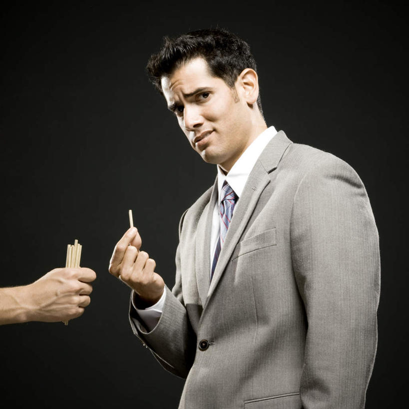 西方人,两个人,同事,商务人士,商务男性,站,方图,室内,白天,侧面,衬衫,成功,合作,团队,集体,信心,欧洲,欧洲人,握,黑色背景,套装,塑料,领带,拿,拿着,扭头,注视,队伍,相视,塑料制品,吸管,观察,看,站着,转头,面对面,握着,摄影,影棚,观看,对视,察看,空心,领导,互视,象征,庄重,成就,关注,相对,商务装,身份,合伙,领袖,工薪阶层,相看,抽签,正式,地位,饮管,男人,男性,年轻男性,白种人,白领,上班族,站立,半身,彩图,影棚拍摄,衬衣,拍摄,圆柱状