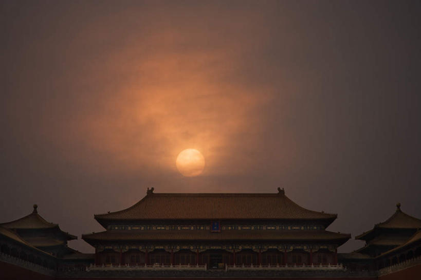 无人,故宫,宫殿,横图,室外,白天,仰视,旅游,度假,名胜古迹,日落,太阳,标志建筑,地标,建筑,北京,中国,亚洲,阴影,遗迹,光线,影子,晚霞,霞光,落日,首都,古迹,文物,娱乐,建设,古建筑,阳光,黄昏,紫禁城,享受,休闲,旅游胜地,彩霞,放松,权利,古文明,东亚,中华人民共和国,北京市,京,北平,华北地区,北京故宫博物院,夕照,夕阳,彩图,低角度拍摄,斜阳