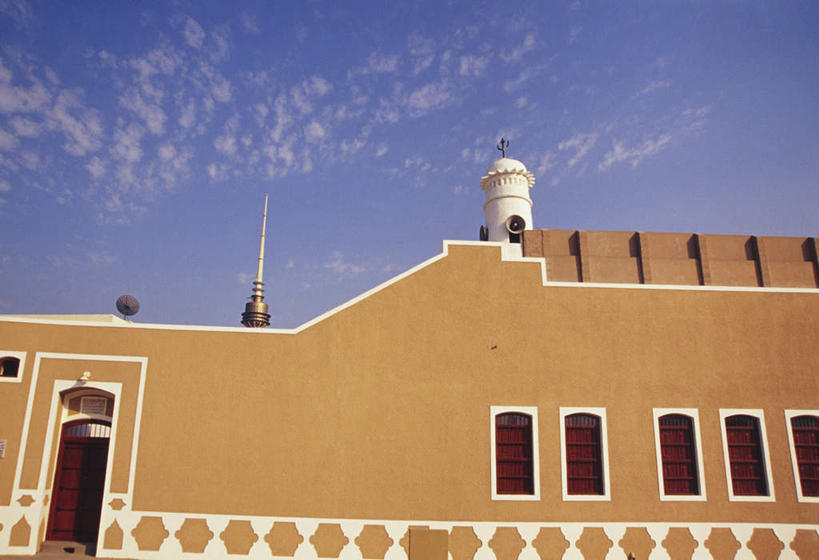 无人,家,横图,室外,白天,仰视,度假,天线,卫星,美景,城市风光,城市,科威特,亚洲,阴影,光线,影子,房屋,墙,屋子,景观,云,云朵,公寓,云彩,娱乐,洋房,楼房,墙壁,墙面,住宅,蓝色,白云,蓝天,天空,阳光,天,享受,休闲,景色,放松,晴朗,信号,无线电,西亚,卫星天线,卫星通信,卫星信号,科威特国,晴空,彩图,低角度拍摄,房子