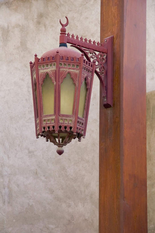 无人,竖图,室外,特写,白天,仰视,度假,美景,城市风光,城市,照明,阿联酋,亚洲,灯笼,纸灯笼,墙,景观,娱乐,墙壁,墙面,一个,灯具,享受,休闲,景色,放松,单个,照亮,照明设备,西亚,阿拉伯联合酋长国,彩图,低角度拍摄