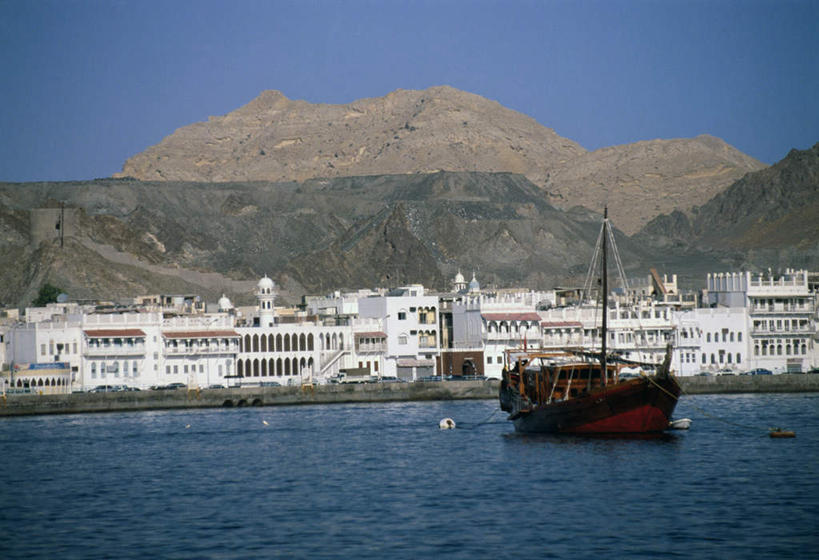 无人,家,码头,横图,室外,白天,正面,度假,海浪,海洋,石头,美景,山,山脉,城市风光,城市,港口,轮船,船,阿曼,亚洲,一双,阴影,光线,石子,影子,房屋,屋子,景观,浪花,山峰,公寓,山峦,首都,娱乐,洋房,楼房,住宅,蓝色,蓝天,天空,阳光,海水,交通工具,群山,天,享受,休闲,景色,放松,晴朗,载具,西亚,海景,万里无云,阿曼苏丹国,马斯喀特,马斯喀图,马斯卡德,米卡斯,大海,风浪,海,海水的波动,近岸浪,石块,岩石,涌浪,晴空,晴空万里,彩图,房子,摆渡口,埠头,渡口,渡头,港湾,海港,货运码头,口岸,商港