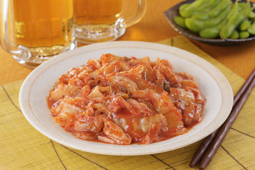 泡菜,啤酒,无人,餐厅,横图,俯视,室内,特写,白天,烹饪,餐桌,筷子,桌子,蔬菜,杯子,餐具,一堆,许多,堆叠,堆积,碟子,盘,毛豆,日本料理,料理,食品,豆荚,白菜,菜肴,美食,玻璃制品,酒,食物,红色,绿色,盘子,酒杯,啤酒杯,碟,日式料理,日式,佳肴,餐台,堆,玻璃杯,进餐用具,烹调用具,彩图,高角度拍摄,餐馆,饭店,饭馆