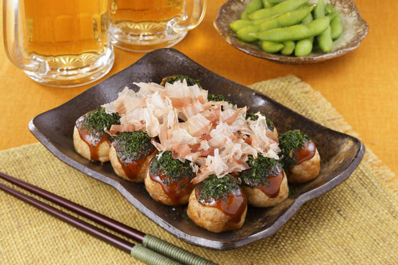 啤酒,无人,餐厅,横图,俯视,室内,特写,白天,烹饪,餐桌,筷子,桌子,蔬菜,杯子,餐具,一堆,许多,堆叠,堆积,装饰,碟子,盘,毛豆,日本料理,料理,食品,丸子,豆荚,菜肴,美食,肉丸,玻璃制品,酒,食物,排列,盘子,酒杯,啤酒杯,碟,日式料理,日式,佳肴,餐台,堆,配菜,队列,玻璃杯,进餐用具,烹调用具,彩图,高角度拍摄,餐馆,饭店,饭馆