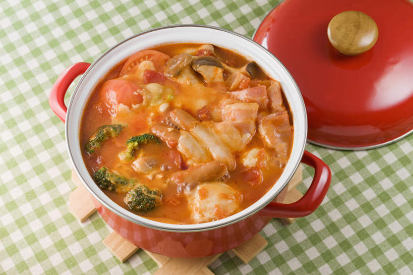 蟹,无人,餐厅,横图,俯视,室内,特写,白天,烹饪,餐桌,桌子,土豆,西红柿,餐具,一堆,许多,堆叠,堆积,螃蟹,炖锅,盖子,花菜,花椰菜,菌菇,西兰花,香菇,汤,日本料理,料理,食品,锅盖,切块,蟹肉,菌类,锅,火锅,菜肴,美食,食物,日式料理,日式,食用菌,佳肴,餐台,堆,日式火锅,进餐用具,烹调用具,芋艿,洋芋,山药蛋,马铃薯,番茄,彩图,高角度拍摄,餐馆,饭店,饭馆