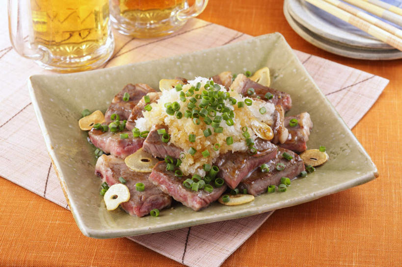 啤酒,无人,餐厅,横图,俯视,室内,特写,白天,烹饪,餐桌,筷子,桌子,蔬菜,杯子,餐具,一堆,许多,切碎,堆叠,堆积,装饰,碟子,盘,葱,青葱,肉,日本料理,牛肉,料理,食品,菜肴,美食,肉类,玻璃制品,酒,食物,盘子,酒杯,啤酒杯,碟,日式料理,日式,佳肴,餐台,堆,配菜,肉食,玻璃杯,进餐用具,烹调用具,彩图,高角度拍摄,餐馆,饭店,饭馆