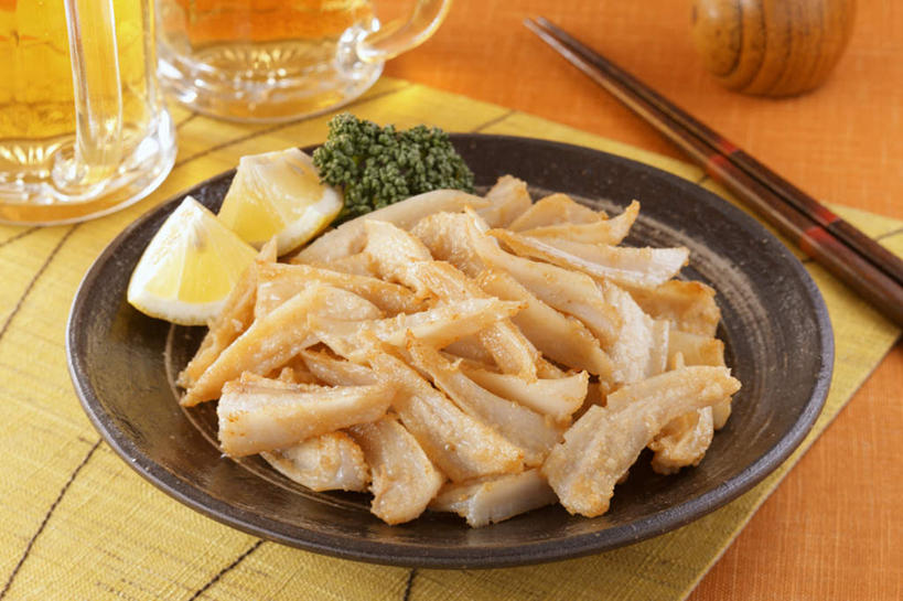 清酒,无人,餐厅,横图,俯视,室内,特写,白天,烹饪,餐桌,筷子,桌子,柠檬,蔬菜,杯子,餐具,水果,一堆,许多,切开,堆叠,堆积,碟子,盘,花菜,花椰菜,西兰花,油炸食品,日本料理,料理,食品,骨头,菜肴,美食,酒,食物,盘子,酒杯,碟,日式料理,切,日式,佳肴,餐台,清酒杯,堆,剖面,切面,软骨,进餐用具,烹调用具,益母果,柠果,彩图,高角度拍摄,餐馆,饭店,饭馆