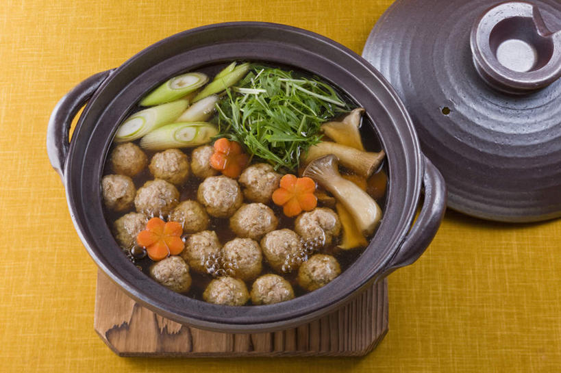 无人,餐厅,横图,俯视,室内,特写,白天,烹饪,餐桌,桌子,萝卜,胡萝卜,餐具,一堆,许多,堆叠,堆积,炖锅,盖子,菌菇,香菇,日本料理,料理,食品,锅盖,丸子,菌类,锅,火锅,菜肴,美食,肉丸,食物,日式料理,日式,食用菌,佳肴,餐台,堆,日式火锅,水菜,日本水菜,沙拉菜,进餐用具,烹调用具,红萝卜,甘荀,彩图,高角度拍摄,餐馆,饭店,饭馆