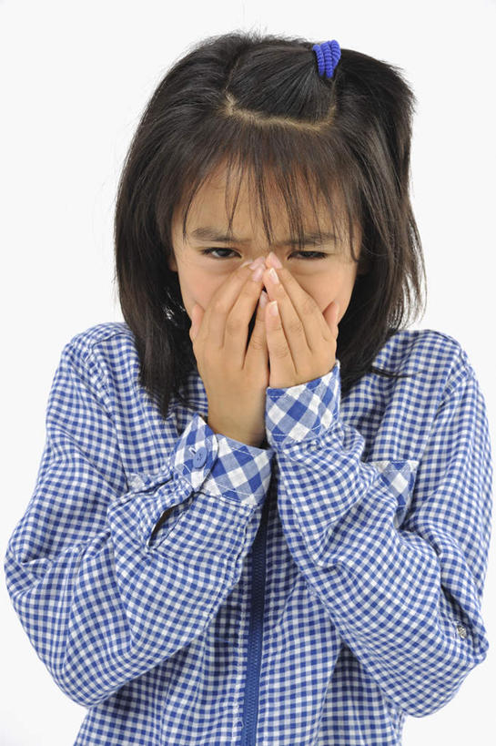 东方人,儿童,一个人,站,竖图,室内,白天,白色背景,正面,纯洁,亚洲,仅一个女性,仅一个人,注视,休闲装,黄种人,小孩,观察,看,站着,仅一个小孩,休闲,疼痛,休闲服,可爱,童年,童趣,遮,苦恼,摄影,影棚,观看,察看,感冒,遮挡,关注,痛苦,童真,烂漫,无邪,遮盖,遮蔽,天真,女孩,女人,女性,亚洲人,孩子,站立,半身,彩图,影棚拍摄,拍摄,女生