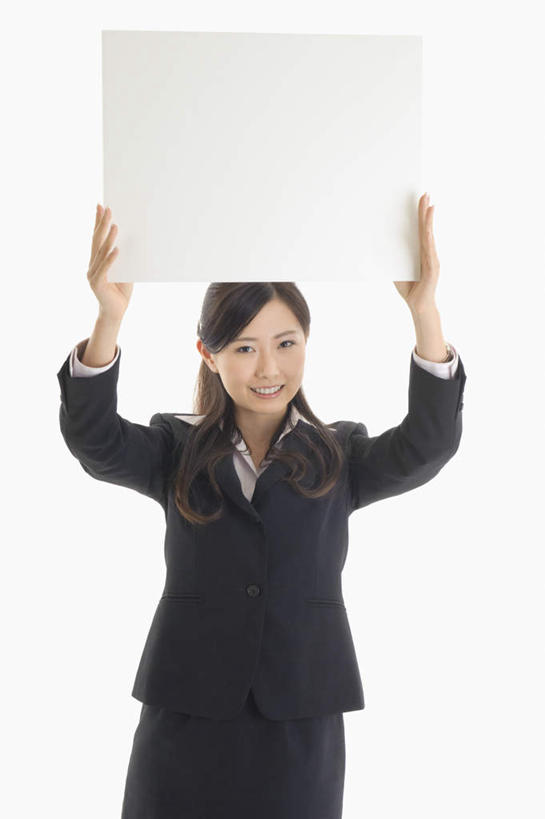 东方人,一个人,商务人士,商务女性,站,举,笑,微笑,露齿笑,竖图,室内,白天,白色背景,正面,亚洲,仅一个年轻女性,仅一个女性,仅一个人,握,套装,拿,拿着,注视,黄种人,白板,观察,看,托,站着,服务,握着,摄影,影棚,观看,察看,关注,商务装,记录板,工薪阶层,记事板,服务型行业,年轻女性,女人,女性,亚洲人,白领,上班族,举起,举手,举着,向上举,向上伸,向上托,站立,半身,彩图,影棚拍摄,拍摄