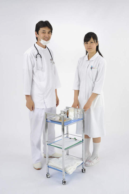 东方人,两个人,医生,护士,站,推,捧,笑,微笑,露齿笑,竖图,室内,白天,白色背景,正面,亚洲,握,推车,拿,拿着,注视,黄种人,口罩,听诊器,观察,看,站着,医护人员,医疗人员,服务,握着,摄影,影棚,观看,察看,医疗设备,白衣天使,白大褂,关注,推着,服务型行业,护士长,男人,男性,年轻男性,年轻女性,女人,女性,亚洲人,大夫,端,端着,捧着,手捧,站立,彩图,全身,影棚拍摄,拍摄