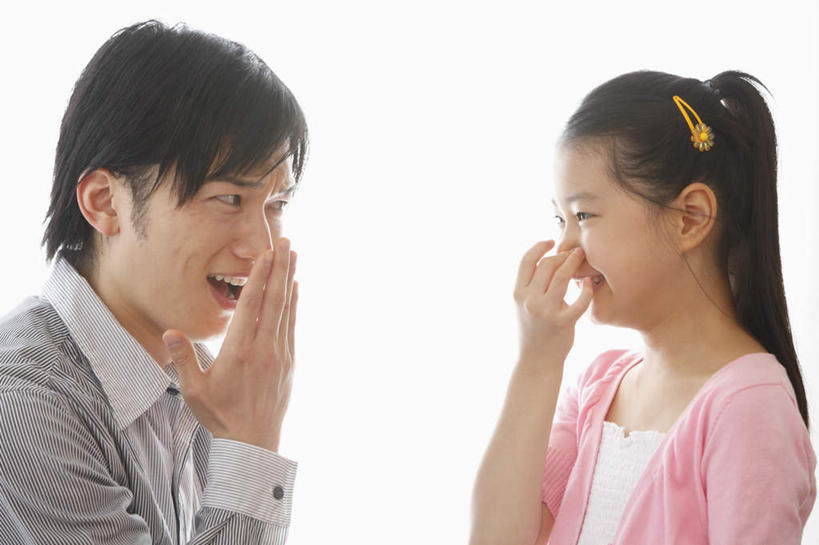 东方人,鼻子,手,头发,两个人,站,笑,捏,微笑,露齿笑,横图,室内,白天,侧面,亚洲,捏着,注视,休闲装,黄种人,相视,黄色,黑色,观察,看,站着,休闲,面对面,休闲服,观看,对视,搞笑,察看,关注,相对,呼气,发卡,相看,男人,男性,年轻男性,年轻女性,女人,女性,亚洲人,长发,鼻,鼻孔,站立,半身,彩图,短发