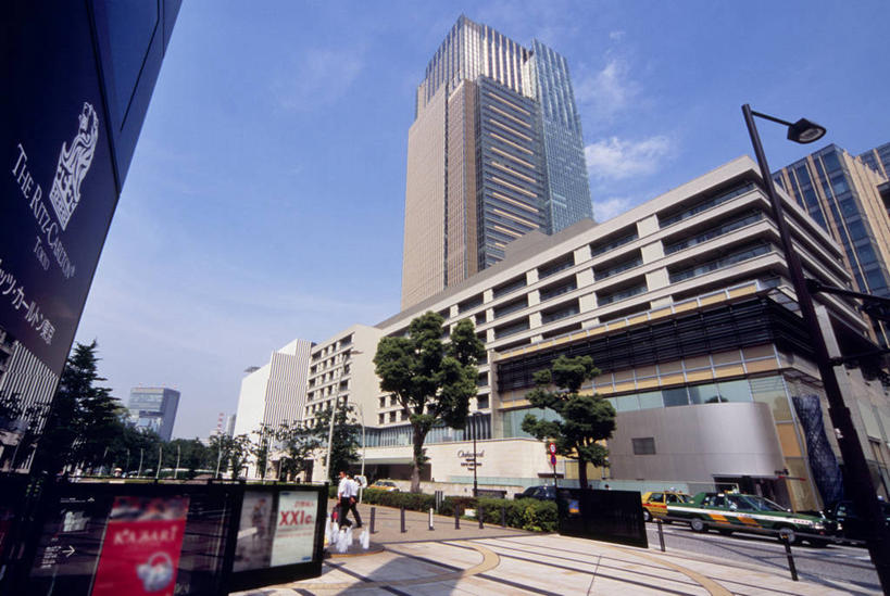 东方人,一个人,高楼大厦,走,横图,室外,白天,仰视,度假,办公楼,美景,植物,城市风光,城市,大厦,建筑,路灯,摩天大楼,写字楼,照明,东京,日本,亚洲,仅一个年轻女性,仅一个女性,仅一个人,阴影,服装,光线,影子,景观,云,云朵,灯光,云彩,休闲装,黄种人,娱乐,灯,树,树木,衣服,蓝色,绿色,白云,蓝天,天空,阳光,自然,楼宇,天,享受,休闲,休闲服,商务楼,景色,放松,服饰,生长,晴朗,成长,照亮,照明设备,东亚,本州,关东地方,本州岛,日本国,东京都,县厅,港区,东京市,六本木,六本木新城,年轻女性,女人,女性,亚洲人,晴空,步行,散步,走路,彩图,低角度拍摄,全身,大楼,高层建筑,高楼,摩天楼,东京中城