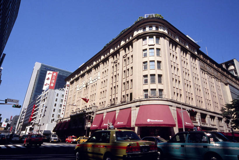 无人,商店,横图,室外,白天,仰视,购物,旅游,度假,消费,标志建筑,超市,道路,地标,建筑,路,人行横道,商场,公路,出租车,汽车,东京,日本,亚洲,阴影,光线,影子,人行道,交通,中央区,娱乐,建设,车,蓝色,蓝天,天空,阳光,交通工具,轿车,天,享受,休闲,旅游胜地,放松,金融,百货,晴朗,载具,的士,咖啡店,人行横道线,咖啡屋,计程车,选购,贸易,百货公司,东亚,本州,万里无云,关东地方,本州岛,日本国,东京都,血拼,日本桥,晴空,晴空万里,斑马线,马路,彩图,低角度拍摄,购物商场,购物中心,咖啡馆,商业中心,株式会社高岛屋,高岛屋