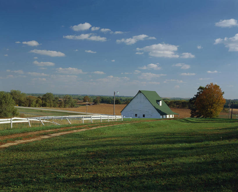 无人,家,农田,横图,室外,白天,正面,旅游,度假,庄稼,农作物,草地,草坪,美景,树林,植物,美国,阴影,光线,影子,房屋,屋子,景观,云,云朵,云彩,娱乐,楼房,住宅,草,树,树木,蓝色,绿色,白云,蓝天,天空,阳光,自然,天,享受,休闲,景色,放松,生长,晴朗,成长,北美,北美洲,自然风光,美洲,北亚美利加洲,亚美利加洲,爱荷华州,艾奥瓦,艾奥瓦州,爱我华州,衣阿华州,鹰眼州,美国粮仓,晴空,彩图,耕地,庄稼田,房子