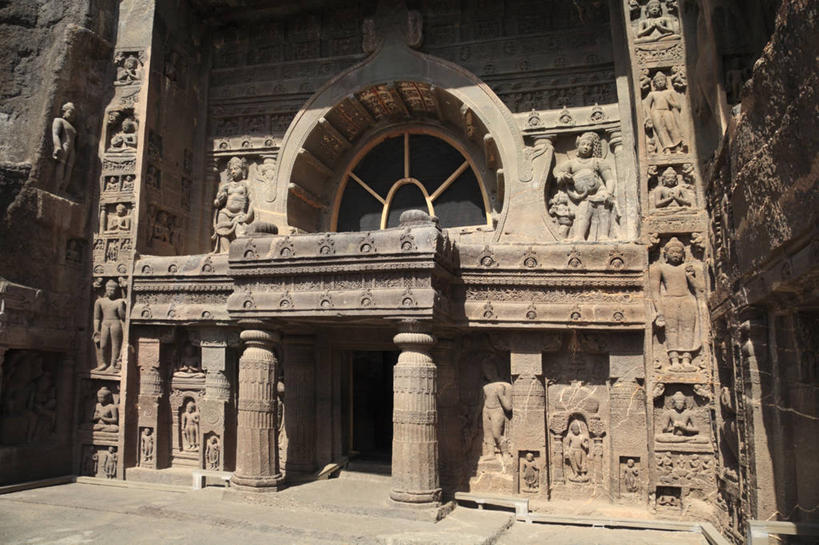 无人,横图,室外,白天,正面,旅游,度假,名胜古迹,门,标志建筑,地标,建筑,雕塑,印度,亚洲,遗迹,艺术,装饰,雕刻,雕像,古迹,文物,娱乐,建设,古建筑,石雕,工艺品,门框,享受,休闲,旅游胜地,放松,纪念,美术,主题,南亚,陈列,古文明,印度共和国,功能,美学,马哈拉施特拉邦,阿旃陀,彩图