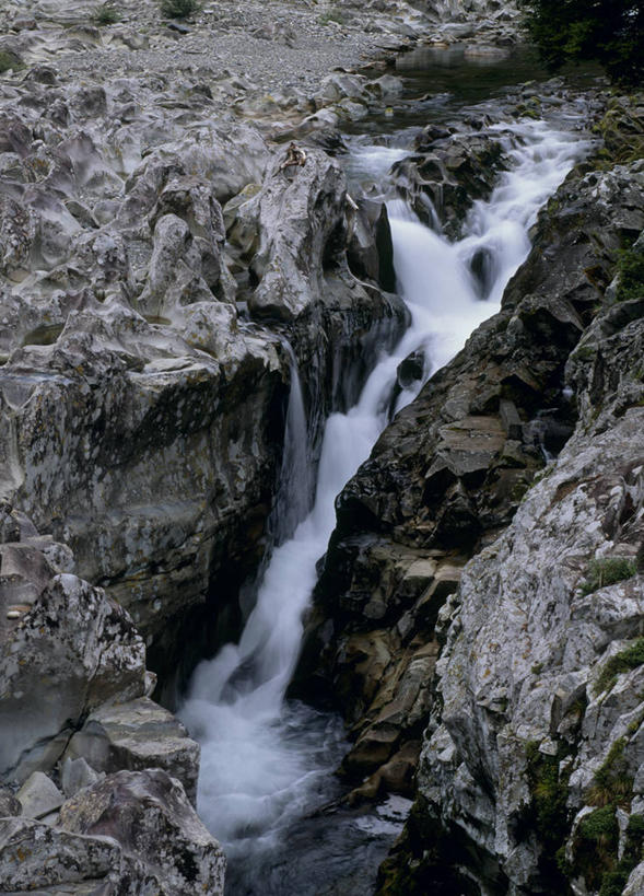 无人,竖图,俯视,室外,白天,旅游,度假,石头,美景,瀑布,水,日本,亚洲,飞溅,溅,石子,液体,景观,水滴,悬崖,娱乐,水珠,自然,享受,休闲,景色,放松,喷洒,自然风光,东亚,本州,本州岛,日本国,近畿地方,近畿,和歌山,和歌山县,绝壁,跌水,石块,岩石,彩图,高角度拍摄,东牟娄郡,古座川町