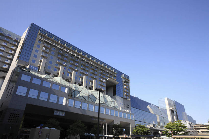 无人,高楼大厦,横图,室外,白天,仰视,度假,美景,植物,城市风光,城市,大厦,建筑,路灯,摩天大楼,车站,照明,京都,日本,亚洲,阴影,光线,影子,景观,灯光,站台,娱乐,建设,月台,灯,树,树木,蓝色,绿色,蓝天,天空,阳光,自然,天,享受,休闲,景色,放松,京都府,生长,晴朗,成长,照亮,照明设备,东亚,本州,万里无云,本州岛,日本国,近畿地方,近畿,县厅,京都市,下京区,晴空,晴空万里,彩图,低角度拍摄,大楼,高层建筑,高楼,摩天楼,京都站