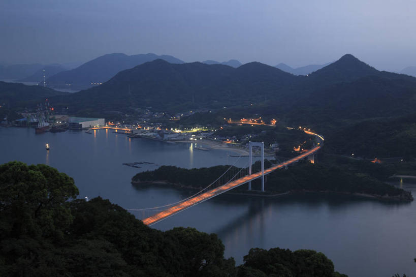 无人,家,横图,俯视,航拍,室外,白天,长时间曝光,度假,海浪,海洋,美景,山,山脉,城市风光,城市,大桥,立交桥,桥梁,爱媛县,日本,亚洲,房屋,屋子,景观,浪花,山峰,高架,斜拉桥,桥,山峦,娱乐,楼房,住宅,天空,海水,群山,天,享受,休闲,景色,放松,鸟瞰,曝光,海景,东亚,日本国,爱媛,四国地方,四国,四国岛,今治市,大海,风浪,海,海水的波动,近岸浪,涌浪,彩图,高角度拍摄,房子