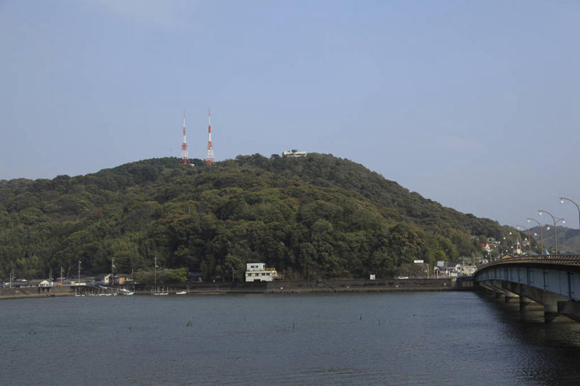 无人,横图,室外,白天,正面,旅游,度假,海浪,海洋,石头,美景,森林,山,山脉,树林,植物,日本,亚洲,阴影,光线,石子,影子,景观,浪花,山峰,天桥,桥,山峦,娱乐,树,树木,蓝色,绿色,蓝天,天空,阳光,自然,海水,群山,天,享受,休闲,景色,放松,生长,晴朗,成长,人行桥,自然风光,海景,东亚,万里无云,高知,日本国,高知县,四国地方,四国,四国岛,县厅,高知市,大海,风浪,海,海水的波动,近岸浪,石块,涌浪,晴空,晴空万里,彩图