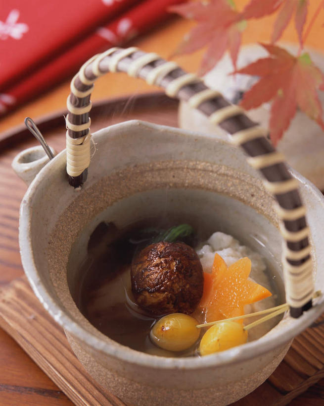 无人,竖图,俯视,室内,特写,白天,烹饪,植物,餐桌,桌子,蔬菜,新鲜,菌菇,蘑菇,虾,日本料理,料理,食品,坚果,松茸,草药,药草,菌类,松蕈,菜肴,美食,中药,食物,日式料理,干果,日式,食用菌,佳肴,有机食品,绿色食品,餐台,药材,中草药,斑节对虾,斑节虾,中药材,本草,大花菌,剥皮菌,菌中之王,山珍,松菇,松菌,松口蘑,裕茂萝,日本对虾,竹节虾,银杏,白果,彩图,高角度拍摄