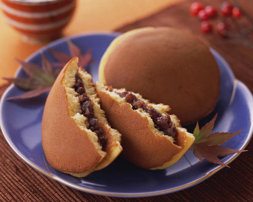 点心,无人,横图,俯视,室内,特写,白天,烹饪,餐桌,桌子,餐具,阴影,光线,碟子,盘,影子,日本料理,铜锣烧,料理,食品,黄金饼,甜点,甜品,馅饼,菜肴,美食,食物,糕点,盘子,碟,日式料理,甜食,日式,佳肴,餐台,彩图,高角度拍摄