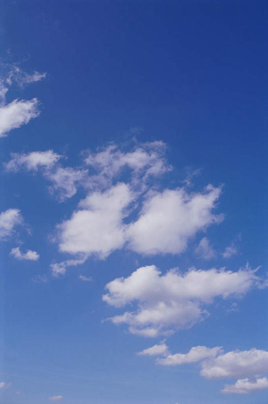 无人,竖图,室外,白天,仰视,阴影,光线,影子,云,云朵,云彩,蓝色,白云,蓝天,天空,阳光,天,彩图,低角度拍摄