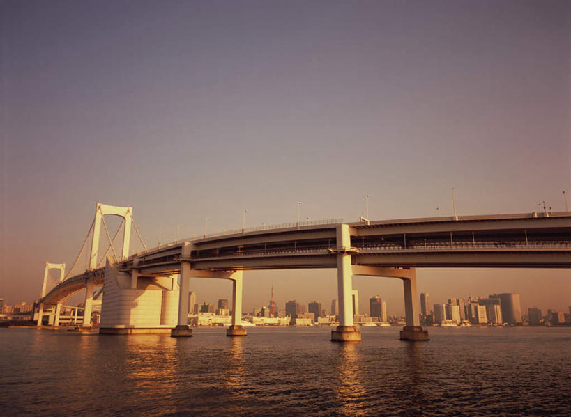 无人,高楼大厦,横图,室外,白天,正面,度假,海浪,海洋,美景,日落,城市风光,城市,大桥,大厦,建筑,立交桥,摩天大楼,桥梁,美国,阴影,波纹,光线,影子,景观,浪花,晚霞,霞光,落日,高架,纪念碑,斜拉桥,桥,涟漪,背光,娱乐,倒影,水纹,阳光,海水,黄昏,楼宇,波浪,享受,休闲,景色,彩霞,放松,倒映,北美,北美洲,犹他州,美洲,逆光,海景,水晕,北亚美利加洲,亚美利加洲,犹他,蜂窝之州,蜂房州,彩虹桥国家纪念碑,彩虹桥纪念碑,夕照,反照,大海,风浪,海,海水的波动,近岸浪,涌浪,夕阳,彩图,大楼,高层建筑,高楼,摩天楼,斜阳