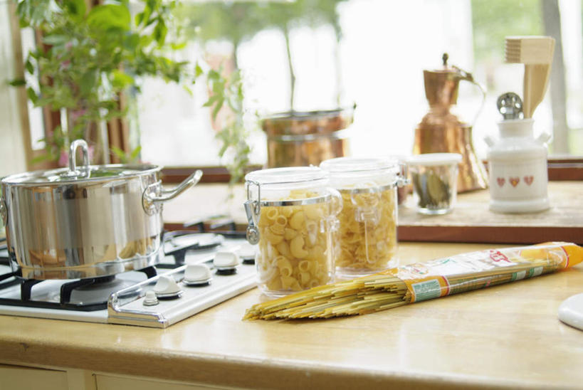 无人,家,横图,俯视,室外,特写,白天,正面,烹饪,厨房,窗户,家具,装修,建筑,厨具,金属制品,装饰,金属,锅子,房屋,煤气灶,屋子,建设,装潢,锅,楼房,玻璃窗,住宅,玻璃制品,玻璃瓶,瓶子,室内装潢,锅具,明亮,舒适,家居装潢,房屋设计,室内设计,宽敞,烹饪用具,广口瓶,样板房装潢,设计,烹调用具,烹调,彩图,高角度拍摄,房子,灶间