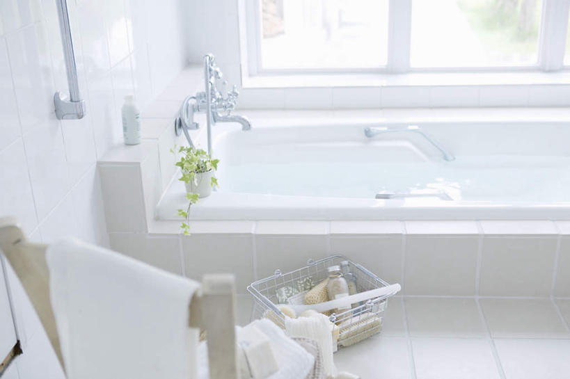 无人,家,横图,俯视,室内,白天,植物,家具,卫生间,浴室,装修,建筑,椅子,装饰,瓷砖,地砖,篮子,盆栽,水龙头,房屋,木椅,屋子,盆景,地面,建设,装潢,楼房,开关,住宅,绿色,自然,刷子,室内装潢,浴缸,打开,生长,成长,明亮,阀门,舒适,家居装潢,开启,房屋设计,卫浴设备,室内设计,宽敞,样板房装潢,水咀,水管装置,设计,淋浴房,彩图,高角度拍摄,冲凉房,房子,沐浴间,沐浴室