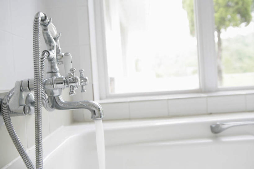 无人,家,横图,室内,白天,正面,水,植物,窗户,家具,装修,建筑,静物,装饰,水龙头,液体,房屋,屋子,水滴,建设,装潢,楼房,开关,玻璃窗,住宅,树,树木,绿色,自然,室内装潢,浴缸,打开,生长,成长,明亮,阀门,舒适,家居装潢,开启,房屋设计,卫浴设备,室内设计,宽敞,样板房装潢,水咀,水管装置,设计,彩图,房子