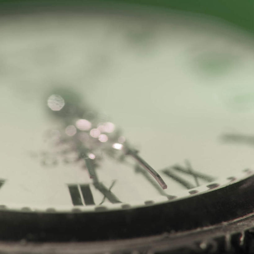 无人,方图,俯视,室内,特写,白天,静物,朦胧,模糊,时间,标志,时钟,文字,字符,字母,指针,罗马数字,标识,一个,表,转动,摄影,影棚,单个,标尺,钟,彩图,高角度拍摄,影棚拍摄,拍摄