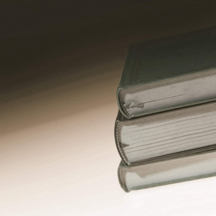 无人,方图,室内,特写,白天,正面,静物,书籍,一排,朦胧,模糊,整齐,排列,三本,摄影,影棚,堆,队列,书,图书,彩图,影棚拍摄,拍摄