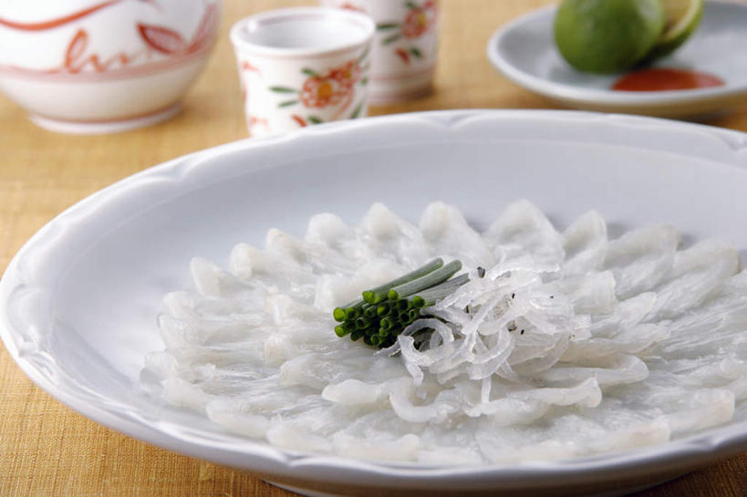 海鲜,生鱼片,无人,横图,俯视,室内,特写,白天,烹饪,餐桌,桌子,柠檬,蔬菜,餐具,水果,一排,新鲜,整齐,碟子,盘,葱,青葱,肉,生食,鱼肉,日本料理,鱼片,料理,食品,果实,酒壶,水产,菜肴,美食,肉类,食物,排列,盘子,酒杯,碟,日式料理,日式,佳肴,有机食品,绿色食品,餐台,青柠,队列,海产品,肉食,沙西米,益母果,柠果,彩图,高角度拍摄,刺身