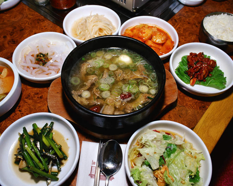 海鲜,泡菜,无人,横图,俯视,室内,特写,白天,烹饪,蔬菜,餐具,玻璃,一排,许多,新鲜,整齐,碟子,盘,料理,食品,韩式,水产,菜肴,美食,玻璃制品,食物,排列,盘子,容器,碟,碗,佳肴,有机食品,绿色食品,储藏,储存,队列,海产品,韩国料理,韩式料理,彩图,高角度拍摄,贮存