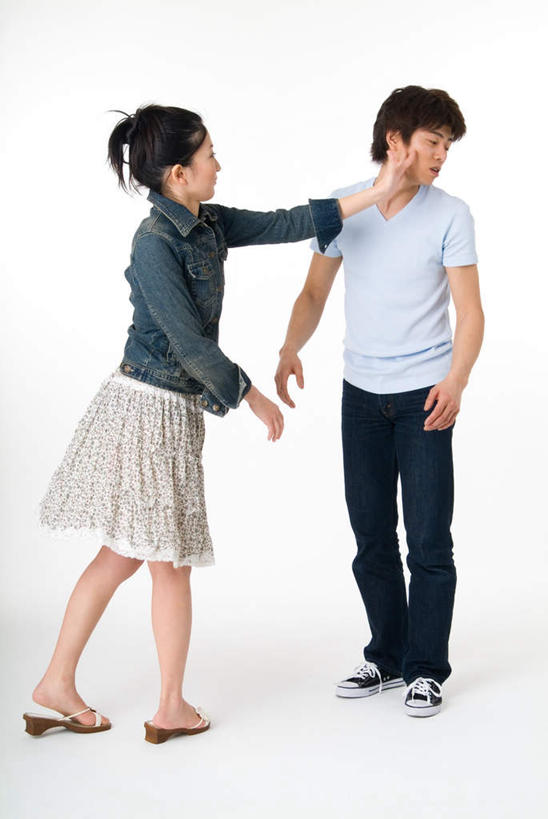 东方人,两个人,家庭,夫妻,站,竖图,室内,白天,白色背景,正面,爱情,亚洲,服装,生气,浪漫,注视,休闲装,黄种人,衣服,观察,看,站着,休闲,温暖,温馨,一家人,休闲服,恩爱,愤怒,恋人,摄影,服饰,影棚,观看,和睦,察看,吵架,发怒,关注,情绪,脾气,忿怒,怨恨,强烈,激动,男人,男性,年轻男性,年轻女性,女人,女性,亚洲人,年轻人,夫妇,情侣,站立,彩图,全身,影棚拍摄,拍摄,伴侣,融洽