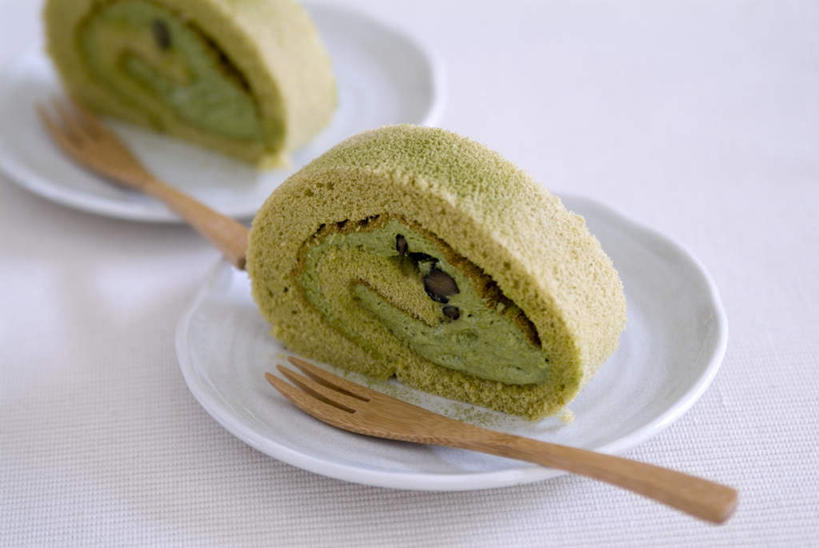 点心,无人,横图,俯视,室内,特写,白天,烹饪,下午茶,餐桌,桌子,餐具,切开,叉子,碟子,盘,红豆,日本料理,绿茶,抹茶,料理,食品,菜肴,美食,食物,糕点,两个,盘子,碟,日式料理,切,日式,佳肴,餐台,蛋糕卷,剖面,赤豆,餐叉,切面,海绵蛋糕,瑞士卷,戚风蛋糕,进餐用具,彩图,高角度拍摄,蛋糕