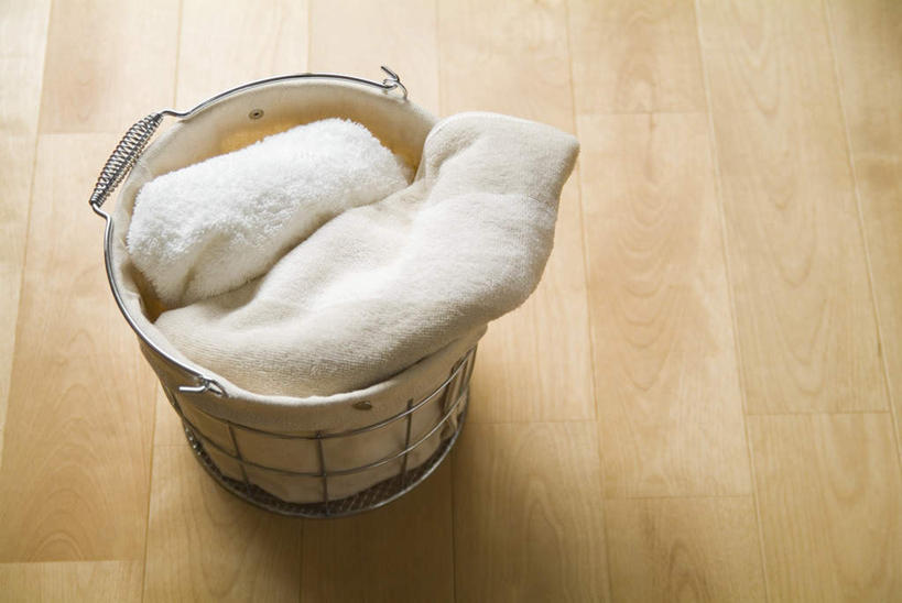 无人,横图,俯视,室内,白天,地板,静物,纺织物,桶,地面,木地板,一个,容器,毛巾,清洁,单个,储藏,保暖,储存,透气,防水,储水,耐磨,吸水,彩图,高角度拍摄,贮存