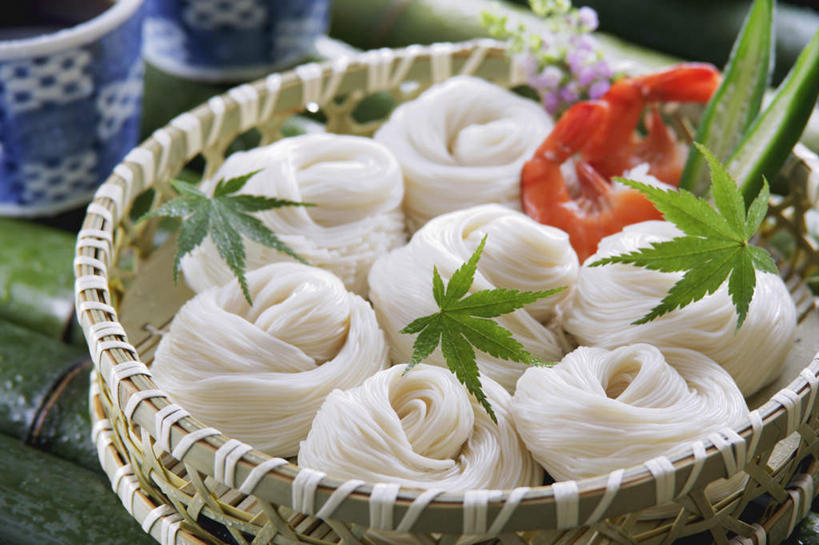 海鲜,面食,面条,无人,横图,俯视,室内,特写,白天,烹饪,餐桌,桌子,竹子,餐具,叶子,日本,亚洲,日本文化,调料,面,明虾,日本料理,料理,食品,调味品,调味料,水产,菜肴,美食,食物,日式料理,日式,佳肴,餐台,海产品,东亚,日本国,叶,叶片,进餐用具,烹调用具,彩图,高角度拍摄