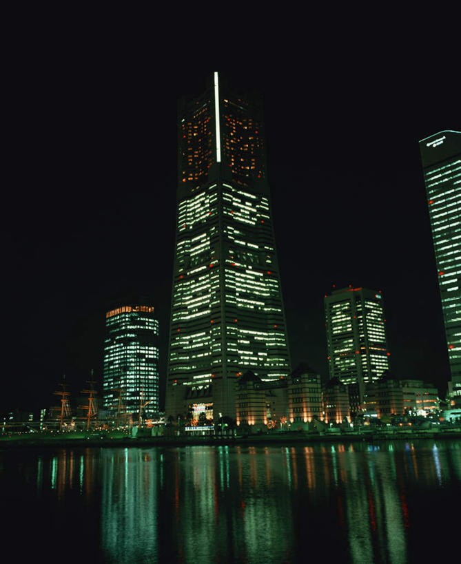 无人,高楼大厦,竖图,彩色,室外,夜晚,正面,旅游,度假,河流,水,城市,大厦,建筑,摩天大楼,霓虹灯,夜景,神奈川,日本,亚洲,阴影,反射,影子,河水,水流,灯光,七彩,横滨,横滨市,神奈川县,都市,娱乐,光源,霓虹,灯,蓝色,蓝天,天空,天,享受,休闲,旅游胜地,放松,照明设备,东亚,本州,首府,关东地方,本州岛,日本国,氖灯,横滨地标塔,横滨地标塔大厦,横滨路标塔,彩图,大楼,高层建筑,高楼,摩天楼