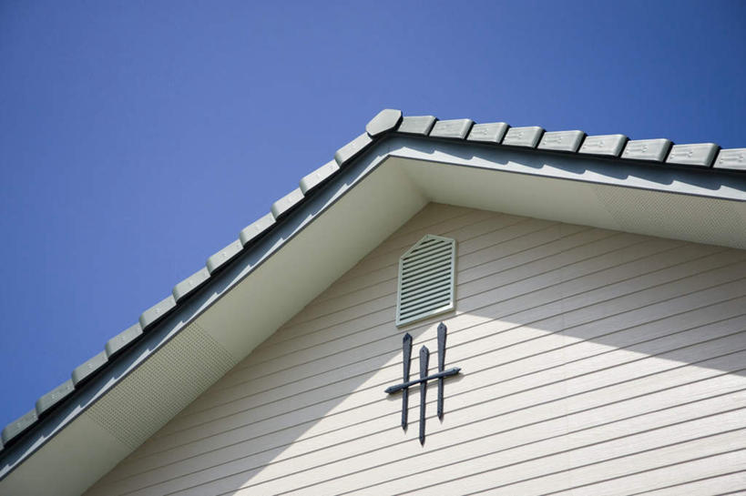 无人,家,横图,室外,白天,仰视,旅游,度假,别墅,窗户,家具,标志建筑,地标,欧式,瓦片,房屋,屋顶,屋檐,屋子,公寓,建筑群,豪华,顶棚,建设,现代,洋房,楼房,檐,玻璃窗,外墙,住宅,蓝色,蓝天,天空,天,享受,休闲,晴朗,砖瓦,地中海风格,古典风格,简约风格,万里无云,晴空,晴空万里,彩图,低角度拍摄,房子