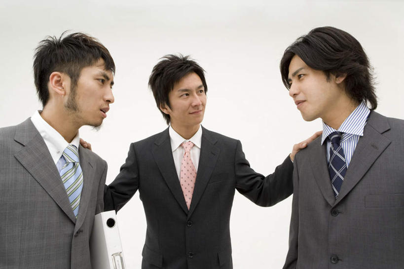 东方人,三个人,同事,商务人士,商务男性,站,说,横图,室内,白天,白色背景,正面,衬衫,讨论,成功,合作,团队,集体,信心,亚洲,套装,注视,黄种人,队伍,观察,看,站着,搭,摄影,影棚,观看,察看,领导,成就,关注,商务装,合伙,领袖,工薪阶层,交流,男人,男性,年轻男性,亚洲人,白领,上班族,沟通,讲话,交谈,商讨,说话,谈话,站立,半身,彩图,影棚拍摄,衬衣,拍摄