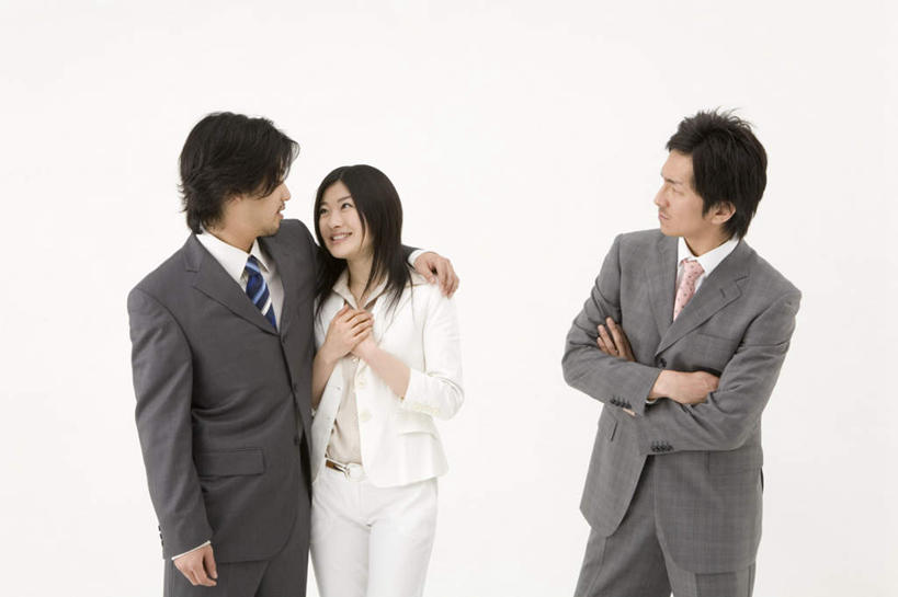 东方人,三个人,同事,商务人士,商务男性,商务女性,站,双手交叉,横图,室内,白天,白色背景,正面,衬衫,成功,合作,团队,集体,信心,亚洲,套装,注视,黄种人,队伍,观察,看,站着,摄影,影棚,搭肩,观看,察看,领导,双手抱胸,成就,关注,商务装,合伙,领袖,工薪阶层,嫉妒,妒忌,忌妒,男人,男性,年轻男性,年轻女性,女人,女性,亚洲人,白领,上班族,站立,半身,彩图,影棚拍摄,衬衣,拍摄