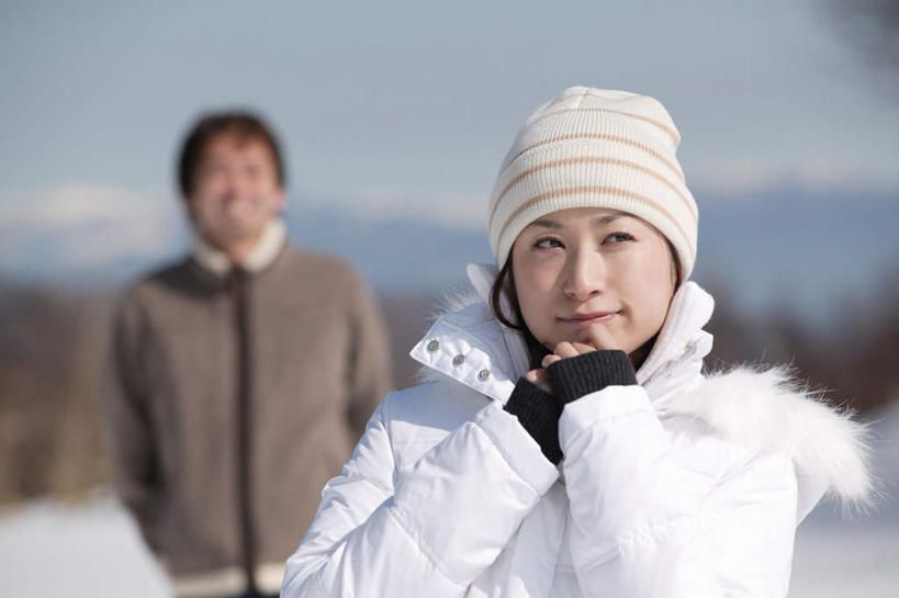 东方人,两个人,站,笑,微笑,露齿笑,横图,室外,白天,正面,森林,树林,雪,植物,大雪,帽子,亚洲,服装,朦胧,模糊,积雪,雪景,冬季,冬天,注视,休闲装,黄种人,树,树木,衣服,蓝色,绿色,蓝天,天空,自然,天,观察,看,站着,休闲,休闲服,寒冷,服饰,生长,成长,观看,察看,冰冷,关注,滑雪帽,严寒,冰凉,酷寒,凛冽,凛凛,极冷,男人,男性,年轻男性,年轻女性,女人,女性,亚洲人,站立,半身,彩图