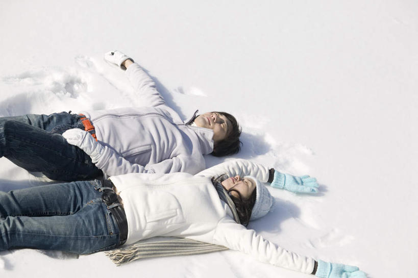 东方人,两个人,躺,闭眼,横图,俯视,室外,白天,爱情,雪,大雪,帽子,亚洲,伸展,服装,积雪,雪景,冬季,冬天,浪漫,休闲装,黄种人,衣服,休闲,温暖,温馨,休闲服,恩爱,寒冷,恋人,服饰,羽绒服,和睦,冰冷,滑雪帽,严寒,冰凉,酷寒,凛冽,凛凛,极冷,卧着,男人,男性,年轻男性,年轻女性,女人,女性,亚洲人,情侣,闭眼睛,闭着眼,闭着眼睛,躺着,卧,半身,彩图,高角度拍摄,伴侣,融洽