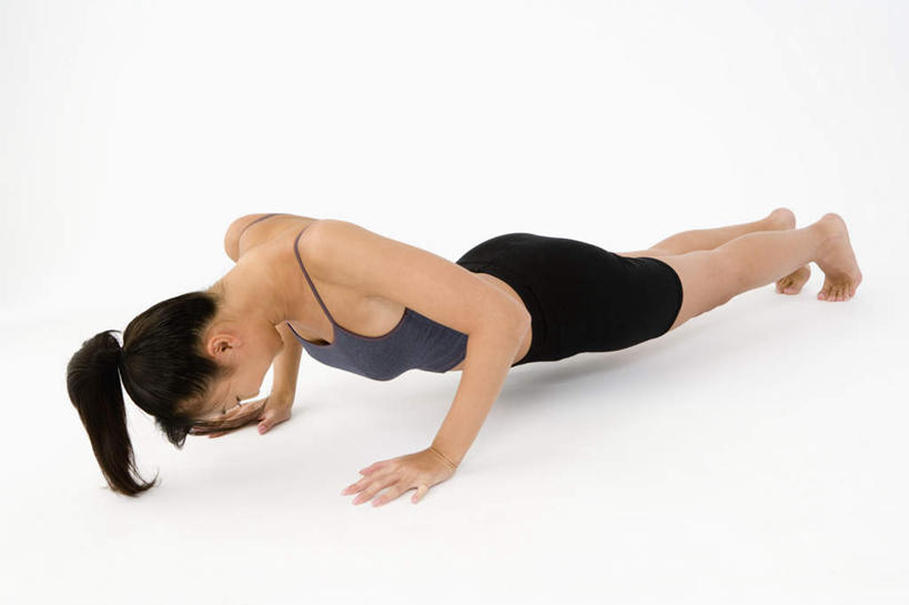 东方人,一个人,俯卧撑,横图,室内,白天,白色背景,正面,锻炼,运动,亚洲,仅一个年轻女性,仅一个女性,仅一个人,撑,服装,休闲装,黄种人,衣服,休闲,休闲服,摄影,服饰,影棚,撑着,体育,年轻女性,女人,女性,亚洲人,彩图,全身,影棚拍摄,健身,拍摄