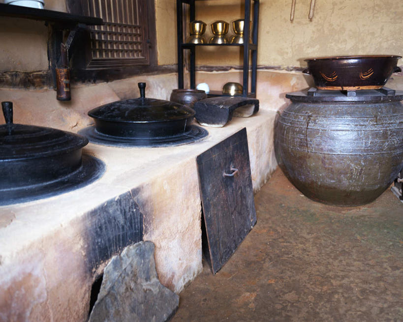 无人,横图,室内,白天,正面,旅游,度假,烹饪,厨房,柜子,厨具,金属制品,阴影,光线,金属,罐子,锅子,影子,锅盖,陶瓷制品,娱乐,锅,玻璃制品,玻璃瓶,瓶子,享受,休闲,放松,锅具,烹饪用具,烹调用具,烹调,彩图,灶间